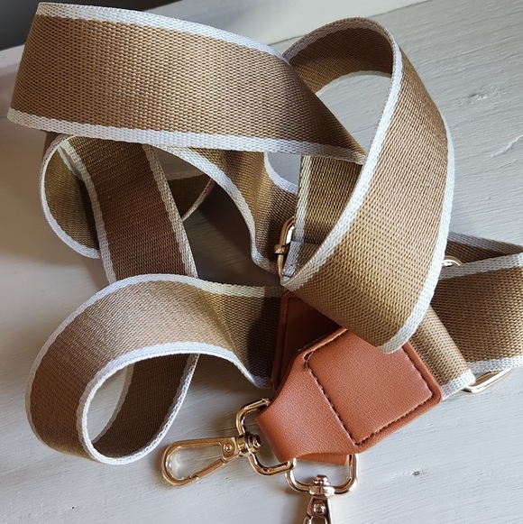 NEW! Unbranded Adjustable/Replacement bag strap beige cream, goldtone hardware - Picture 2 of 3